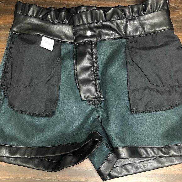 Ashley Mason Faux Leather Short Size 5 - Picture 10 of 10